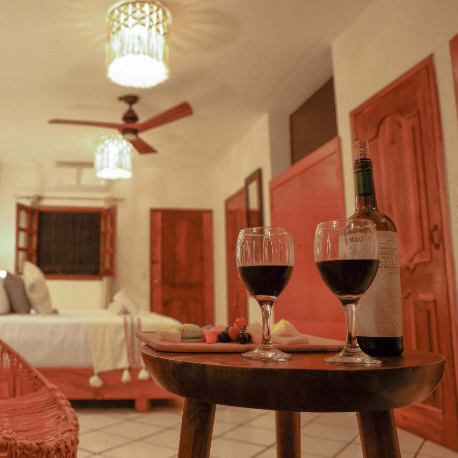 Hotel Hulku Playa del Carmen Esterno foto